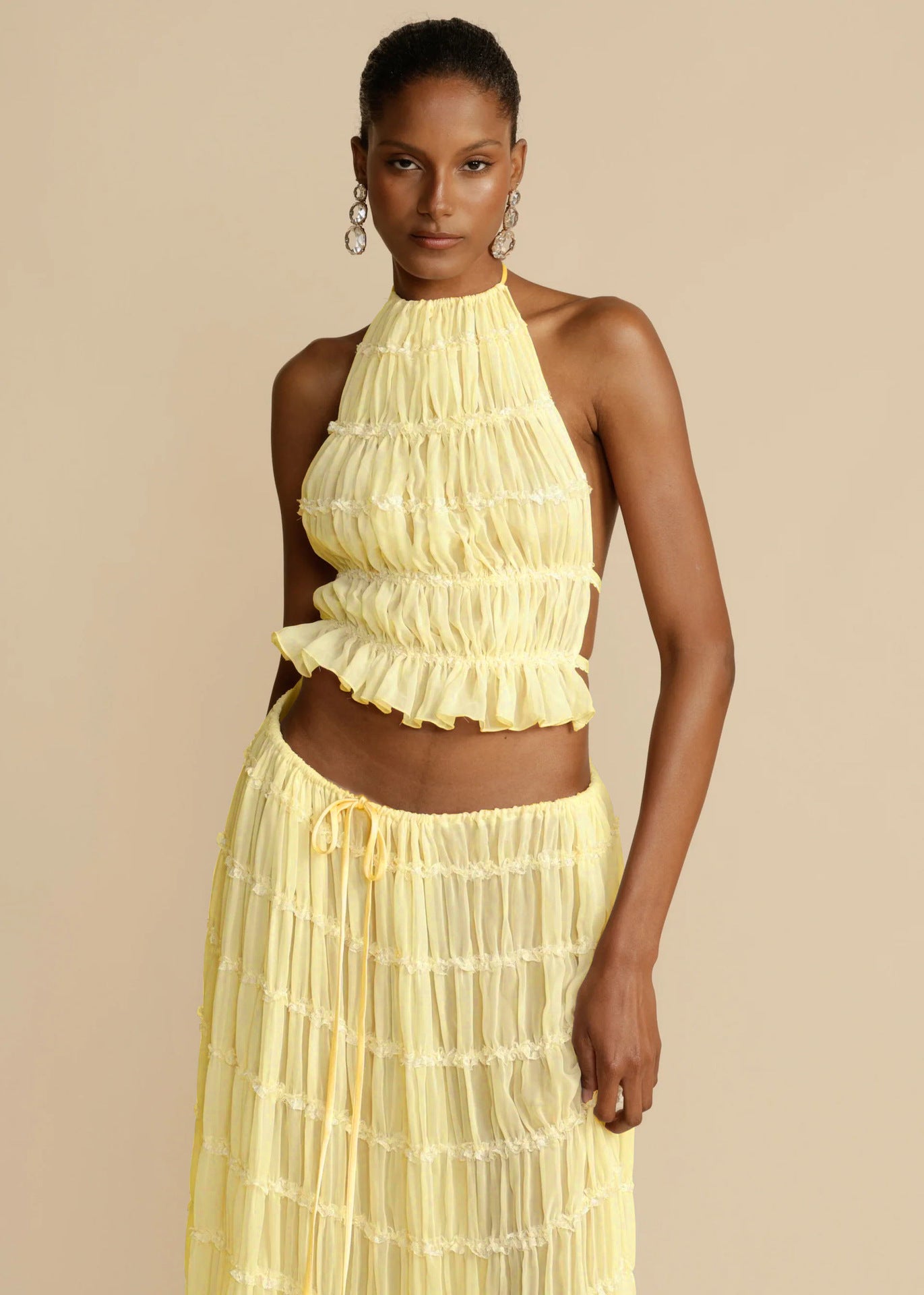 ✨ Ensemble chic : top dos nu & jupe longue